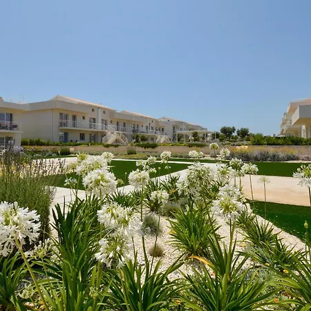 2 Bedroom Beautiful In Apartment *