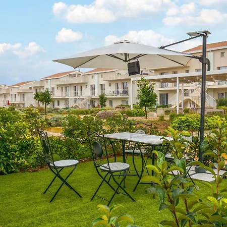 2 Bedroom Beautiful In Apartment *