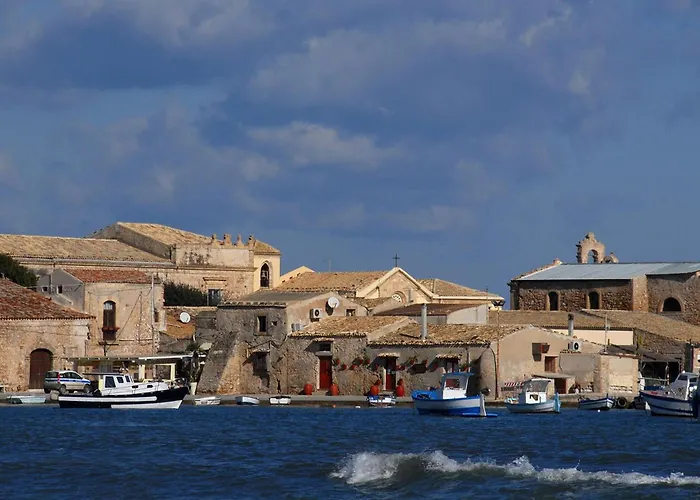 2 Bedroom Beautiful In Marzamemi