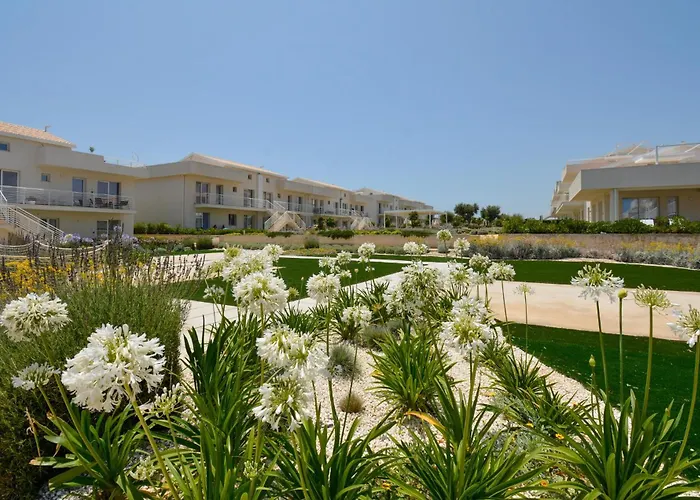 2 Bedroom Beautiful In Apartment *