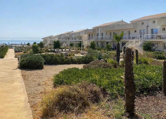 Apartment 2 Bedroom Beautiful In *