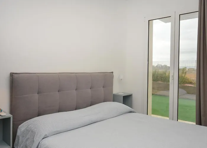 Apartment 2 Bedroom Beautiful In